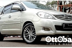 Toyota Kijang Innova Use : Velg Rep. Lexus Ring 18 + Ban GT Radial Maxtour LX  225/50 R18