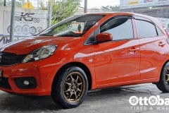 Brio-pakai-velg-astro-mugen-R15-pcd-4x100-et-38-ban-gt-radial-champiro-ecotec-185-60-R15