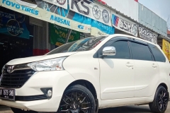 TOYOTA-AVANZA-Venerdi-Leggero-R17X7.5-PCD-8X100-1143-ET-38-Forceum-Hexa-215-45-R17