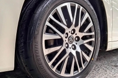 Toyota-Alphard-Vellfire-ganti-ban-pakai-Bridgestone-Potenza-ukuran-235-50-R18-1