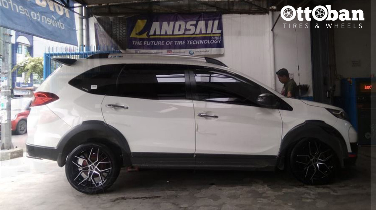 Honda BR V Bergaya Keren Andalkan Velg AMW Ottoban Indonesia